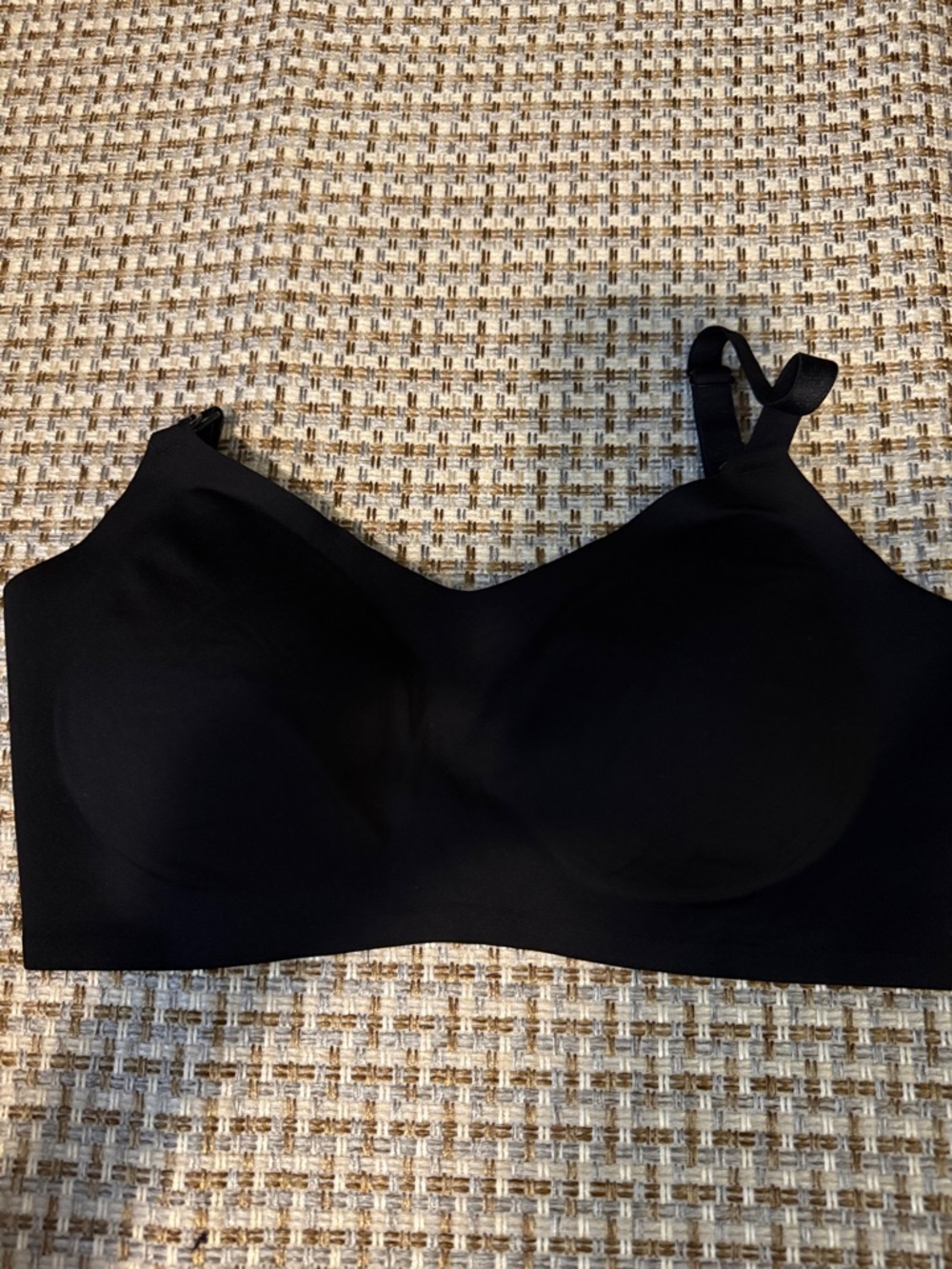 Everyday Wireless Seamless Black Bra with Light Molding